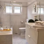 2348a Διαμέρισμα *