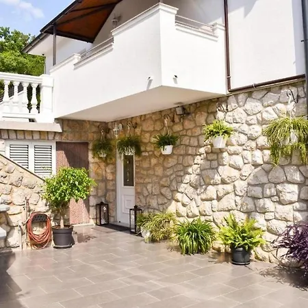 2348a Apartment Novi Vinodolski